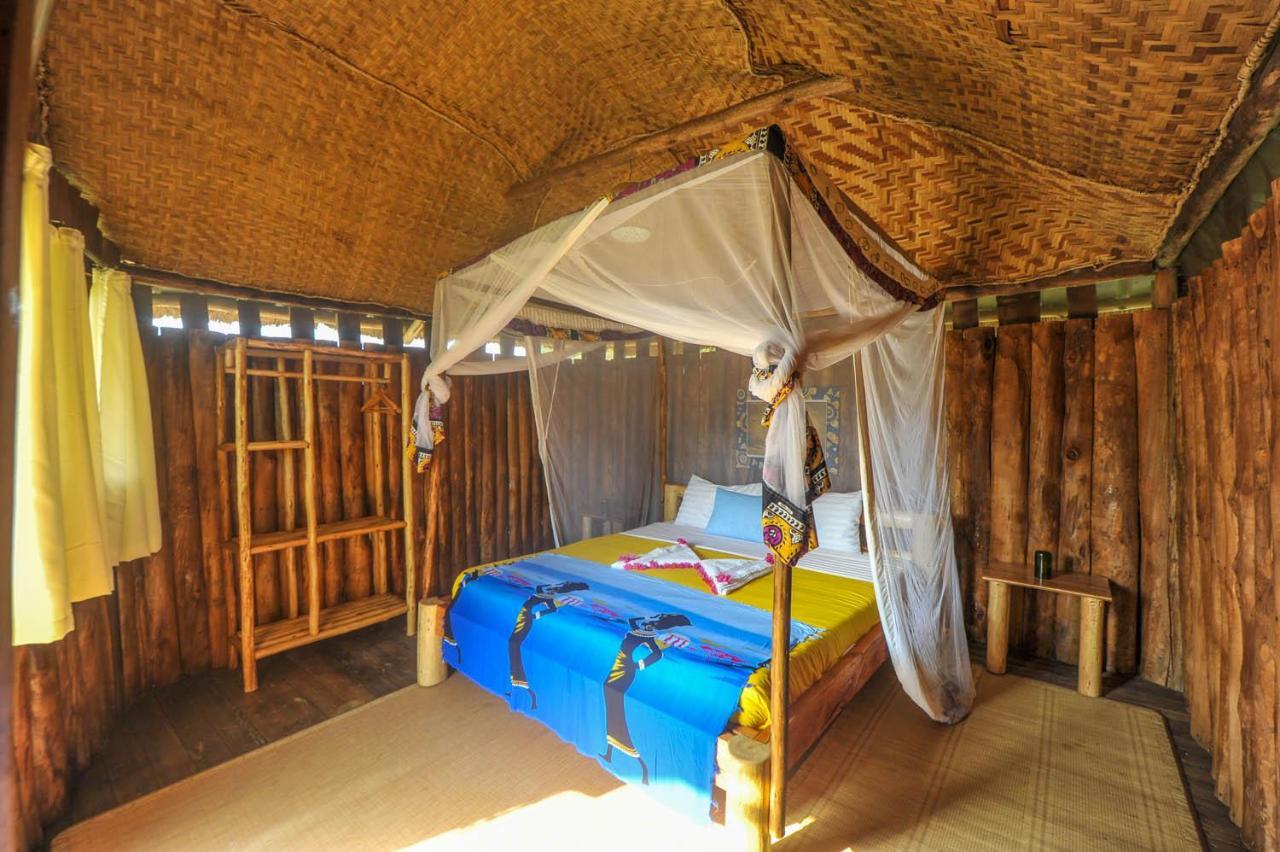 Kihihi Bullbush River Camp المظهر الخارجي الصورة